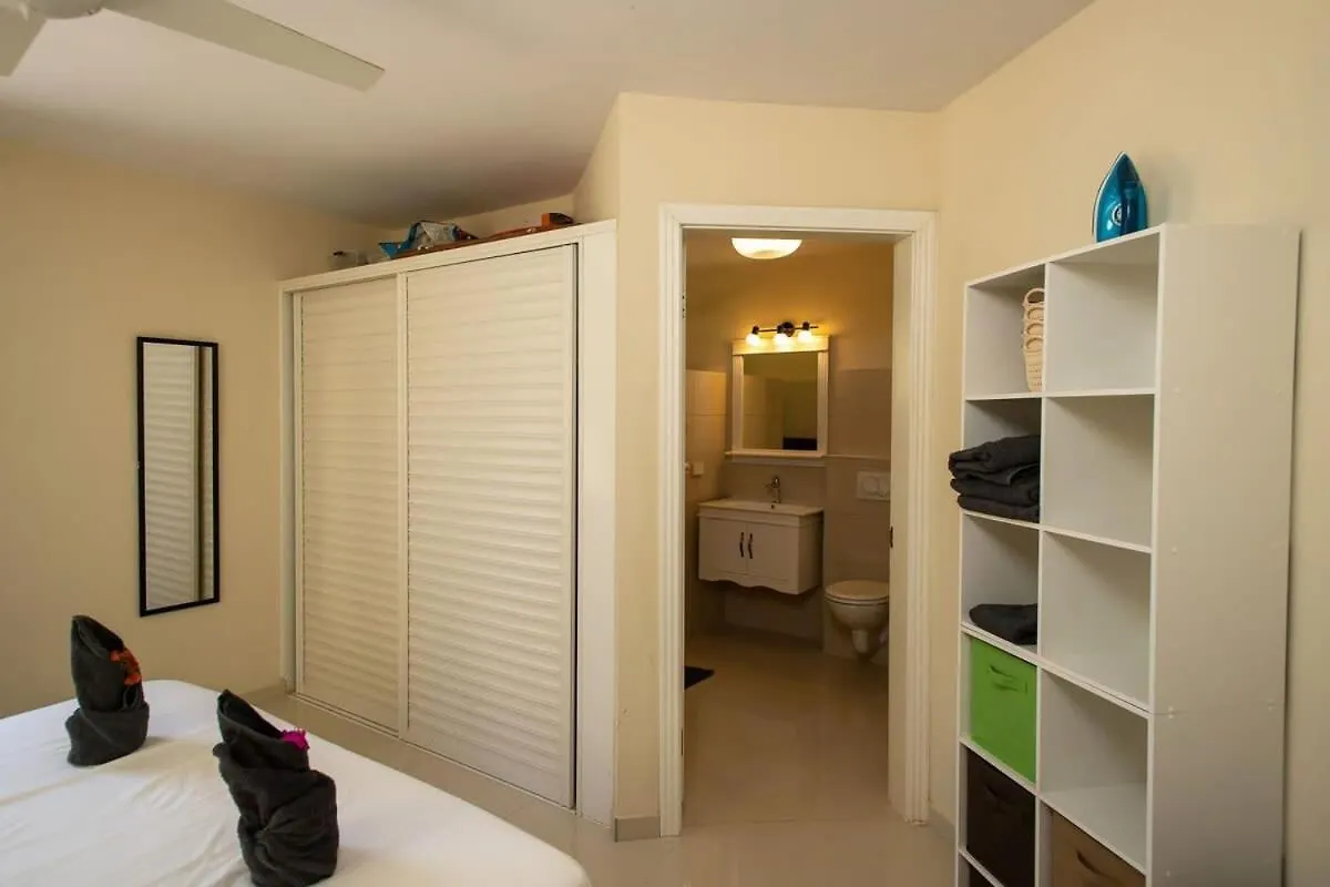 Caracara J4 Relax & Dive Resort Bonaire Village 크랄렌데이크